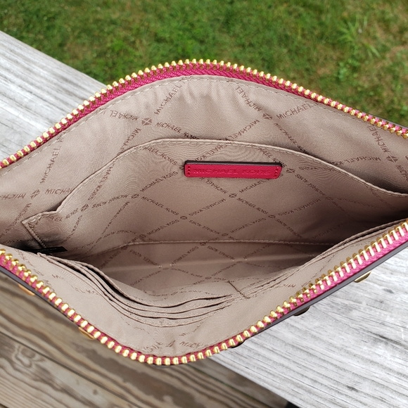 ⚠️SALE⚠Michael Kors Jet Set XL Zip Clutch Wristlet - Picture 3 of 5